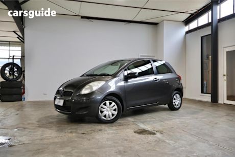 Grey 2009 Toyota Yaris Hatchback Yr