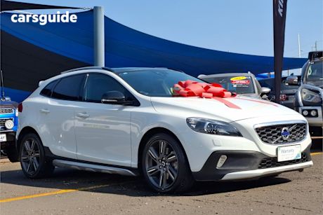 White 2013 Volvo V40 Cross Country Hatch T5 LUXURY 4WD