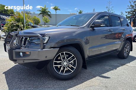 Grey 2018 Jeep Grand Cherokee Wagon Laredo (4X4)