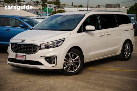 White 2019 Kia Carnival Wagon Platinum