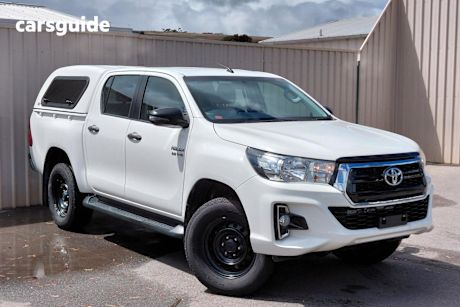 White 2019 Toyota Hilux Double Cab Pick Up Sr Hi-Rider