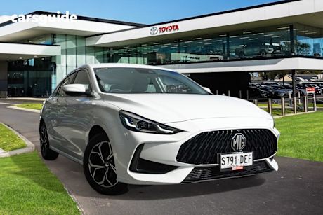 White 2024 MG MG5 Sedan Vibe