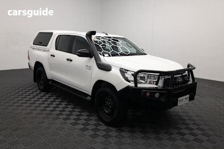 White 2019 Toyota Hilux Double Cab Pick Up Sr (4X4)
