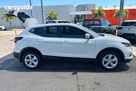 White 2021 Nissan Qashqai Wagon St