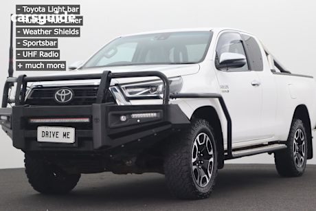 White 2021 Toyota Hilux X Cab Pickup Sr5 (4X4)
