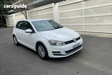 White 2015 Volkswagen Golf Hatchback 90 Tsi
