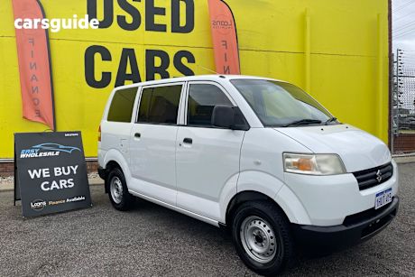 White 2015 Suzuki APV Van
