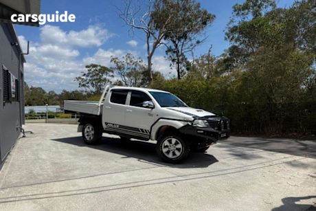 White 2015 Toyota Hilux Double Cab Chassis Sr (4X4)