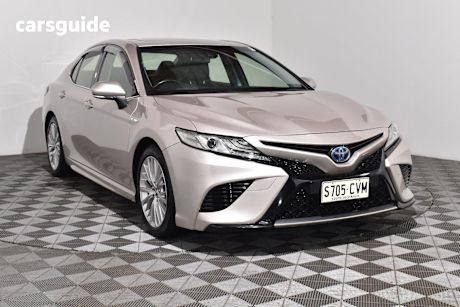 Brown 2018 Toyota Camry Sedan Sl