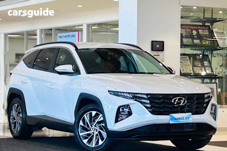 White 2024 Hyundai Tucson SUV ELITE 4X4