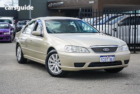 Gold 2006 Ford Fairmont Sedan