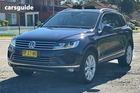 Blue 2017 Volkswagen Touareg Wagon V6 Tdi