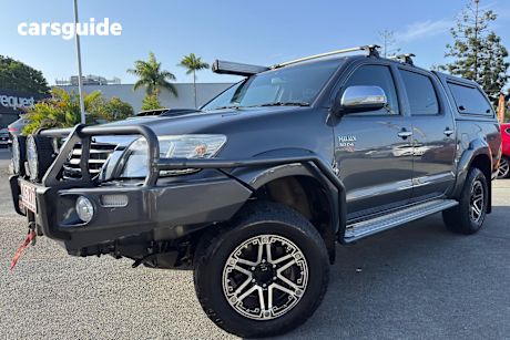 Grey 2014 Toyota Hilux Dual Cab Pick-up Sr5 (4X4)
