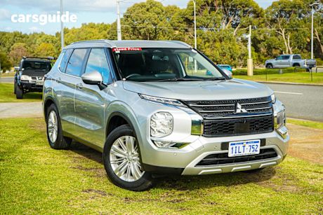 Silver 2024 Mitsubishi Outlander Wagon Ls 7 Seat (2Wd)