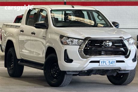 White 2020 Toyota Hilux Double Cab Pick Up Sr (4X4)