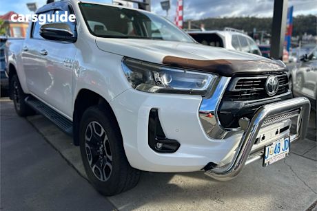 White 2020 Toyota Hilux Double Cab Pick Up Sr5 (4X4)