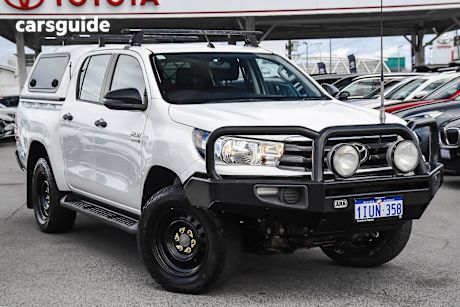 White 2018 Toyota Hilux Dual Cab Utility Sr (4X4)