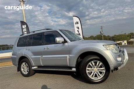 Silver 2013 Mitsubishi Pajero Wagon Vr-X Lwb (4X4)