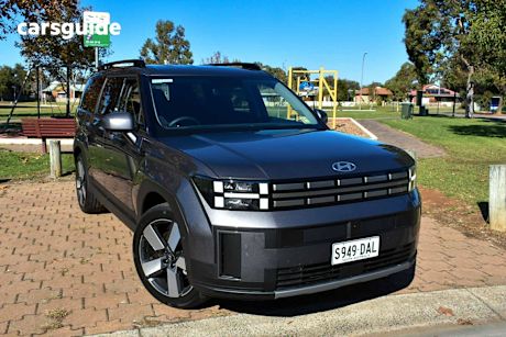 Silver 2024 Hyundai Santa FE Wagon (7 Seat) (2Wd)