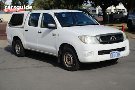 White 2011 Toyota Hilux Dual Cab Pick-up Sr