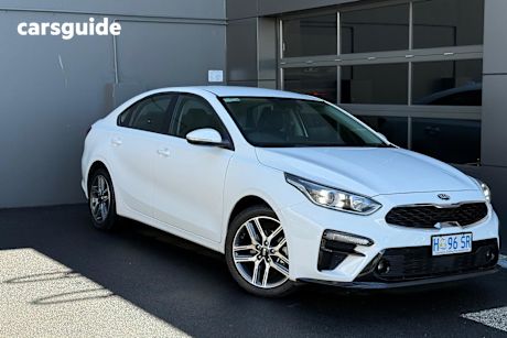 White 2018 Kia Cerato Sedan Sport+ Safety Pack