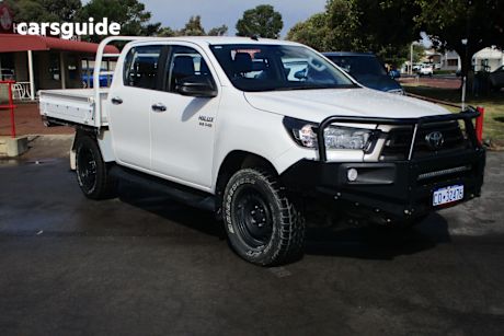 White 2020 Toyota Hilux Double Cab Chassis Sr (4X4)