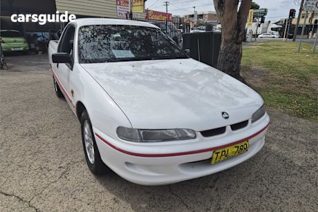 White 1995 Holden Commodore Ute Tray S R