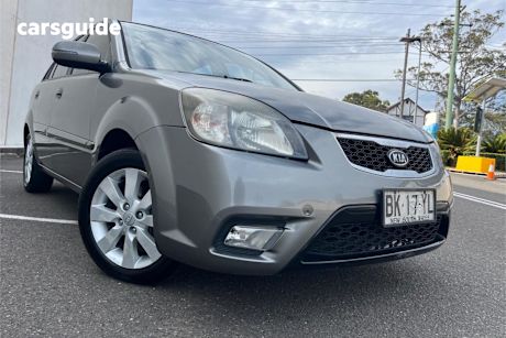 Grey 2010 Kia RIO Hatchback Sports