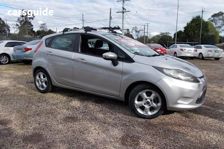 Silver 2010 Ford Fiesta Hatchback Lx