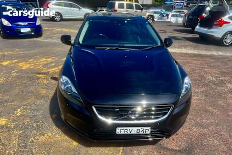 Black 2014 Volvo V40 Hatchback T4 Luxury