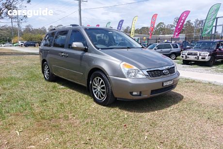 Silver 2011 Kia Grand Carnival Wagon Platinum