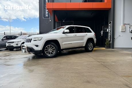 White 2016 Jeep Grand Cherokee Wagon Laredo (4X4)