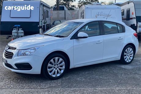White 2016 Holden Cruze Hatchback Equipe