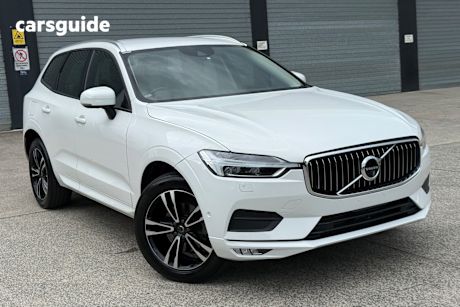 White 2018 Volvo XC60 Wagon T5 Momentum