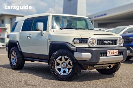 White 2016 Toyota FJ Cruiser Wagon