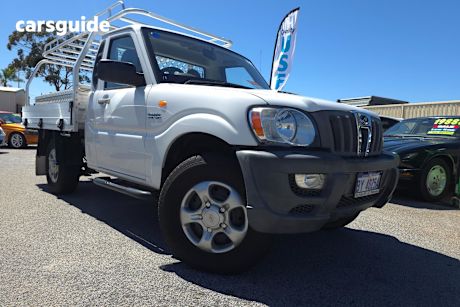 White 2016 Mahindra Genio Cab Chassis 4X2