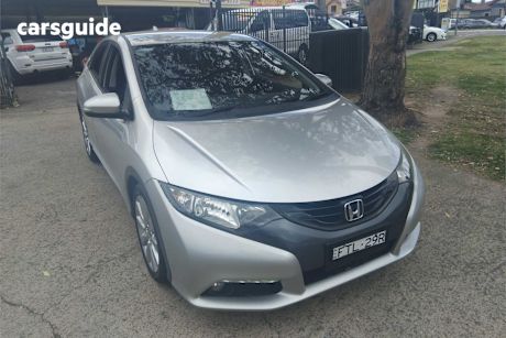 Silver 2013 Honda Civic Hatchback Vti-Ln