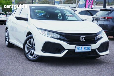 White 2018 Honda Civic Hatchback Vti