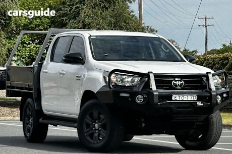 White 2022 Toyota Hilux Double Cab Chassis Sr (4X4)
