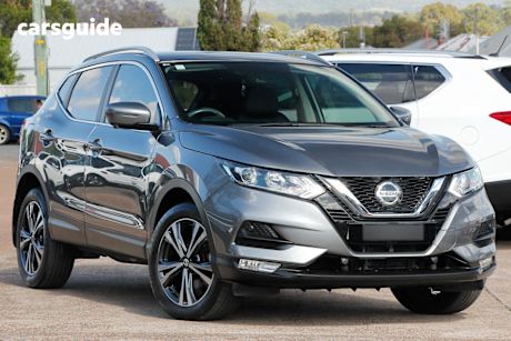 Grey 2018 Nissan Qashqai Wagon St-L