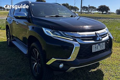 Black 2015 Mitsubishi Pajero Sport Wagon Exceed (4X4)