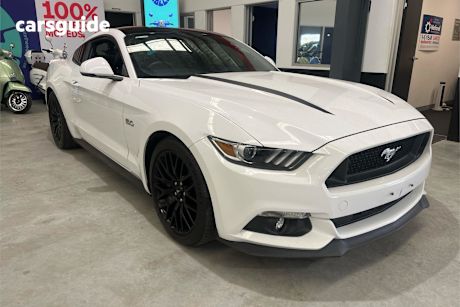 White 2017 Ford Mustang Coupe Fastback Gt 5.0 V8