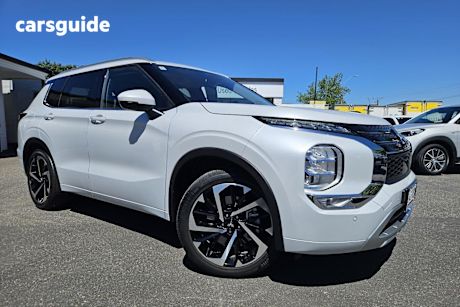 White 2024 Mitsubishi Outlander Wagon Exceed 7 Seat (Awd)