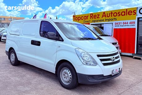 White 2009 Hyundai Iload Van