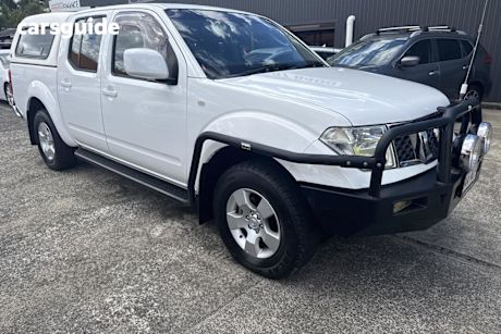 White 2010 Nissan Navara Dual Cab Pick-up St (4X4)
