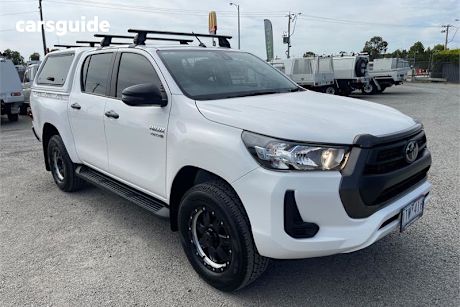 White 2021 Toyota Hilux Double Cab Pick Up Sr (4X4)