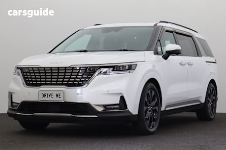 White 2022 Kia Carnival Wagon Platinum