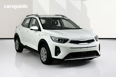 White 2022 Kia Stonic Wagon S
