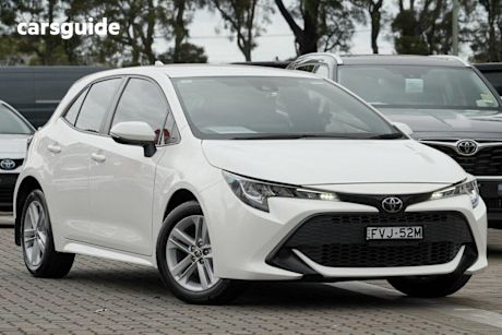 White 2020 Toyota Corolla Hatchback Ascent Sport