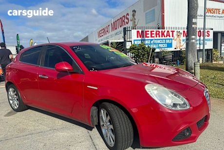 Red 2013 Alfa Romeo Giulietta Hatchback Distinctive Jtd-M